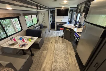 2021 Dutchmen Colorado 26BHC – Family Bunkhouse Sleeps 6