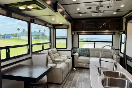 2021 Dutchmen Yukon - Luxury. Comfort. Freedom.