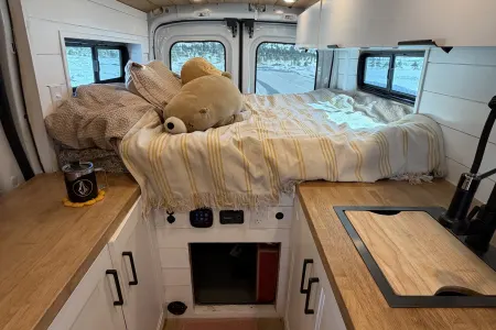 Cozy Surf Cottage / Adventure Vessel