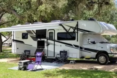 Coachmen Freelander - Spacious and Family Friendly