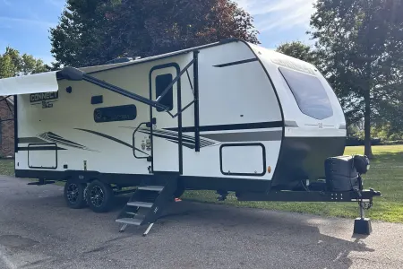 2023 KZ Connect 231BHKSE – Family‑Ready Bunkhouse + Outdoor Kitchen!