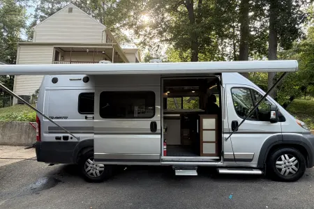 The Cozy Cruiser - Pet Friendly!