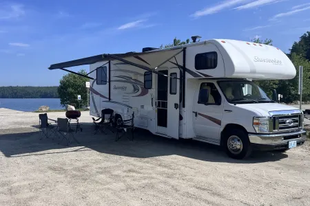 Your home away from home- clean and cozy RV