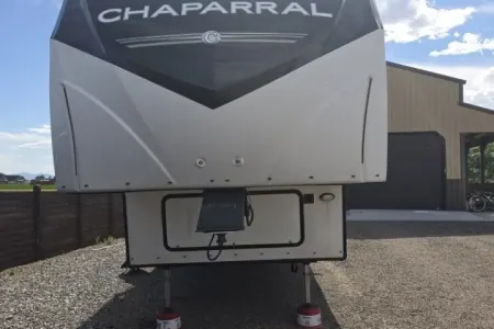 Spacious 2022 Chaparral Fifth Wheel — Sleeps the Whole Family + 3 A/C Uni