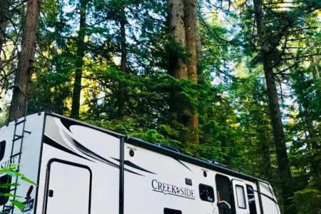 27' - 2016 Outdoors RV - Travel Trailer - Sleeps 8