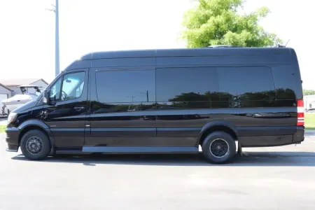 The Tennessee Traveler - 9 Passenger Luxury Sprinter