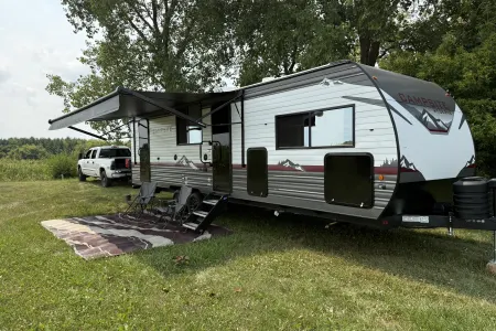 Luxury 2027 Family Bunkhouse w/ King Bed & Panoramic Views – Tow-Ready!