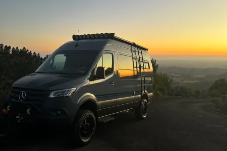Storyteller Overland Beast MODE 4x4