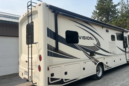 Entegra Vision XL 34G – Luxury Class A | Sleeps 6