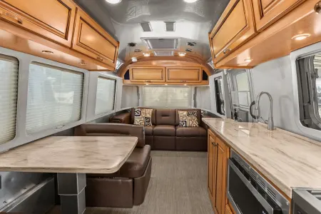 Airstream Classic 100 miles delivered free