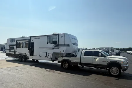 Howdy Hideaway | Luxury Family 5th Wheel