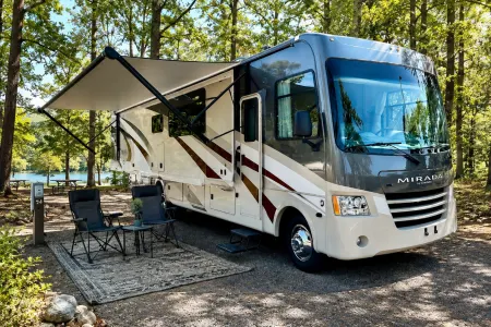 Spacious Coachmen Mirada – Perfect for Family Adventures!