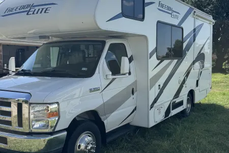 The Leanora | 22' 2023 Thor Freedom Elite | Ford Chassis