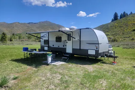 2020 Prime Time Avenger - Sleeps 6