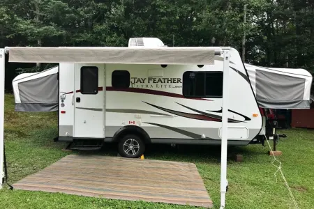 Clean & Cosy 17ft Hybrid