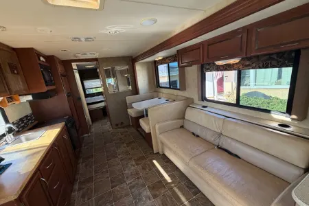 Huge 33’ RV • 2 Slide-Outs • Sleeps 6 • Delivery & Setup Available