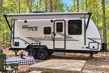 Winnebago Micro Minnie FLX | Off-Grid Solar + Lithium | Full Bath