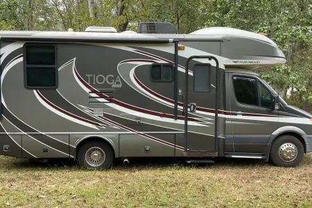 Easy To Drive - 2012 Fleetwood Tioga DSL 25R