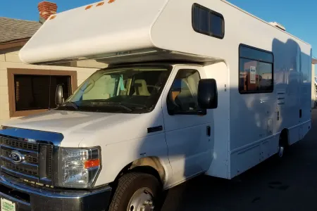 2015 Thor Motor Coach Four Winds Majestic