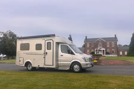 Pristine Pleasure-Way Plateau XLTS - 10K miles