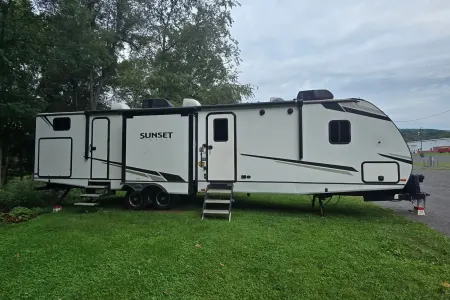 Vivian-Double Bath Family Bunkhouse
