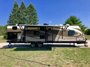 2015 Dutchman Kodiak 300bhsl Travel trailer rental in Cheboygan, MI