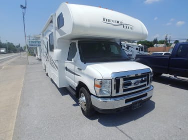 2013 Thor Motor Coach Freedom Elite Class C rental in Ronks, PA