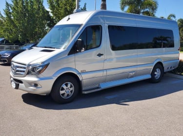 8 passenger van rental nyc