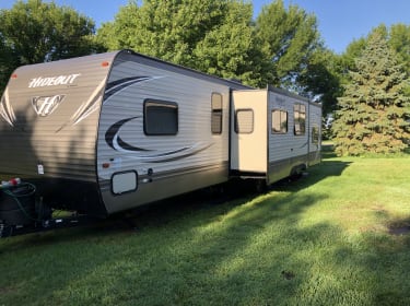 2017 Keystone Hideout 32 BHTS Travel trailer rental in Baraboo, WI