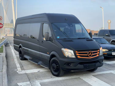 10 passenger van rental dallas tx