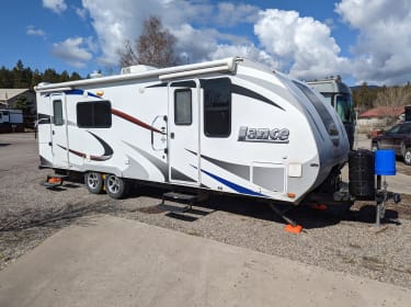 2015 Lance Manufacturing Lance Manufacturing Trailer Travel trailer rental in Kalispell, MT