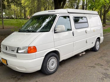 1997 Winnebago Eurovan Camper Eurovan Camper Class B rental in Portland, OR