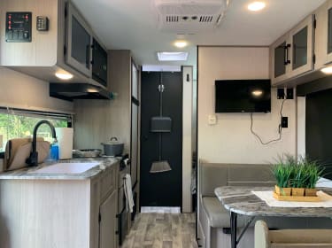 2022 Dutchmen Kodiak Travel trailer rental in Denver, CO