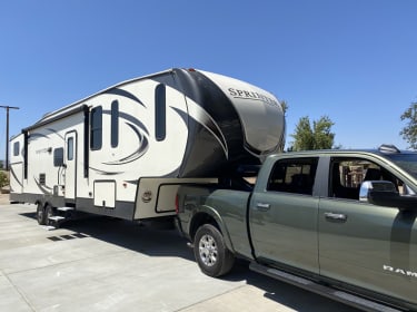 2017 Keystone RV Sprinter Fifth-wheel rental in Palmdale, CA