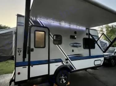 2018 Jayco Jay Feather Travel trailer rental in Buffalo Grove, IL