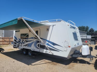 2005 Thor Motor Coach Tahoe Travel