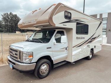 2017 Winnebago Minnie Winnie Class C rental in Gresham, OR