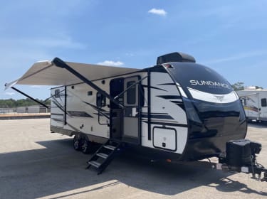 2021 Heartland RVs Sundance Ultra Lite Travel trailer rental in The Woodlands, TX