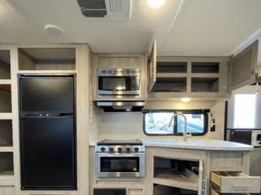 2022 Coachman Catalina Travel trailer rental in Eugene, OR