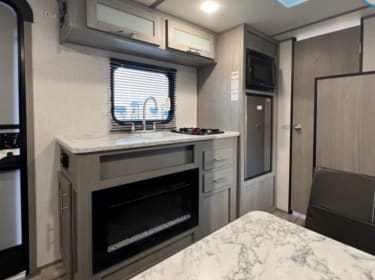 2023 Coleman Lantern Travel trailer rental in el paso, TX