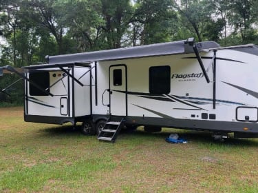 2021 Forest River Flagstaff Classic Travel trailer rental in Trenton, FL