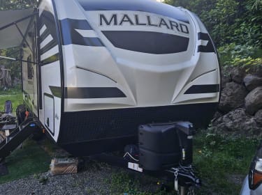 2022 Heartland RVs Mallard Travel trailer rental in Bellevue, WA