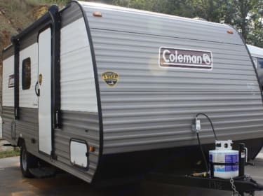 2023 Dutchmen Coleman Lantern LT Travel trailer rental in Branson, MO