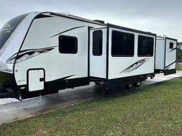 HOLIDAY RAMBLER NAVIGATOR 38F Rvs For Sale in EUSTIS, FLORIDA