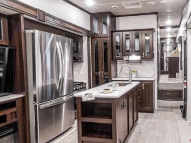 2021 Palomino Columbus compass 374BHC Fifth-wheel rental in Jenks, OK