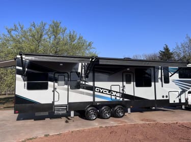 2022 Heartland RVs Cyclone Toy Hauler Fifth-wheel rental in Stillwater, OK