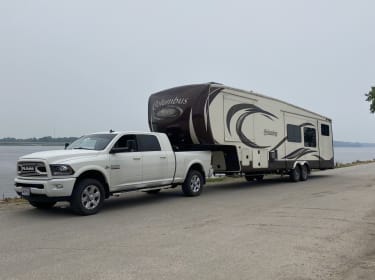 2015 Palomino Columbus Fifth-wheel rental in Canton, MO