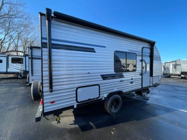 2024 East to West SILVER LAKE LE 17BHLE Travel trailer rental in Hoffman Estates, IL