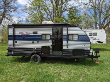 2022 Forest River Cherokee Wolf Pup Travel trailer rental in Omaha, NE