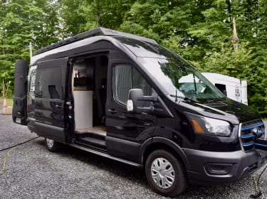 2023 Ford Van Camper van rental in Bromont, QC